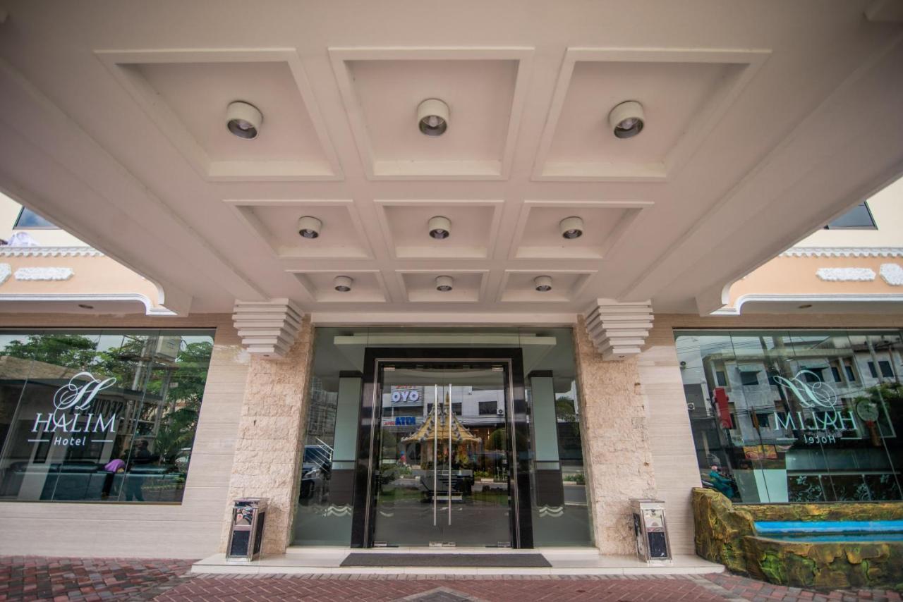Halim Hotel Tanjung Pinang Extérieur photo