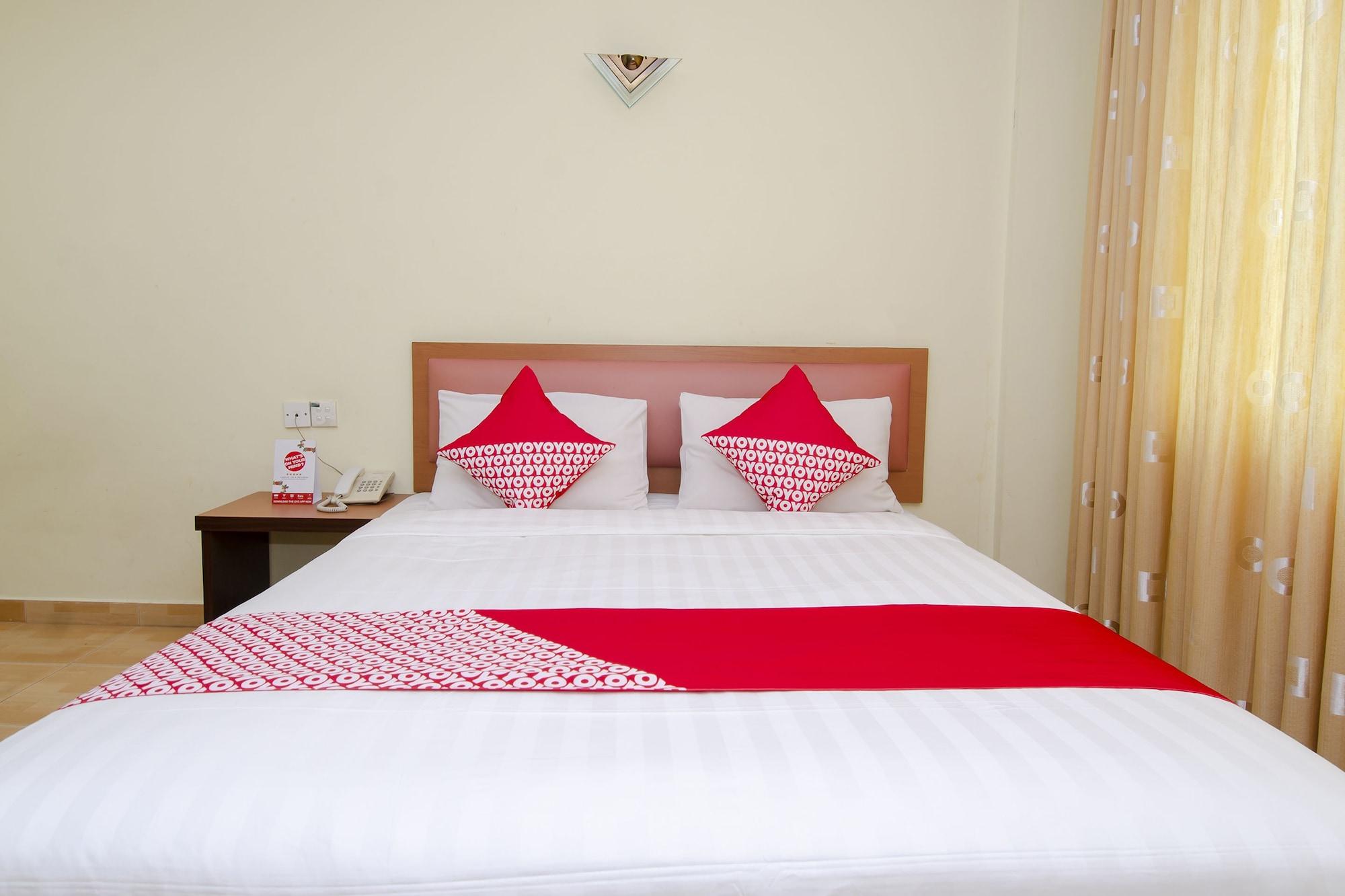 Halim Hotel Tanjung Pinang Extérieur photo