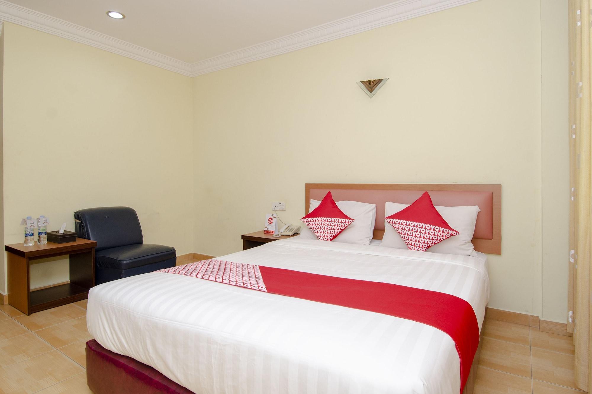 Halim Hotel Tanjung Pinang Extérieur photo