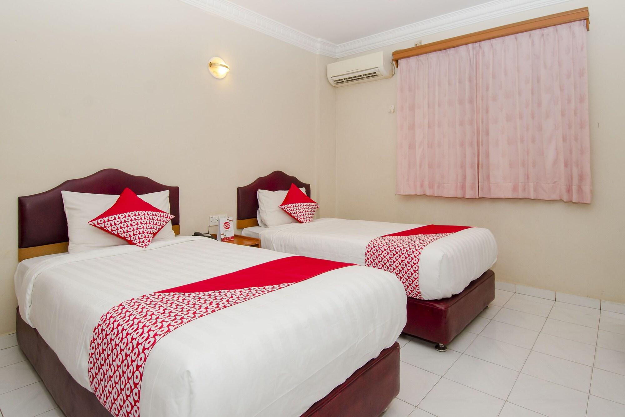 Halim Hotel Tanjung Pinang Extérieur photo