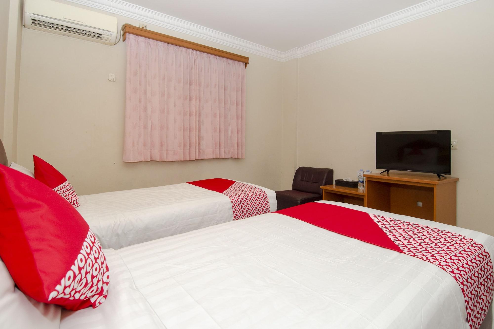 Halim Hotel Tanjung Pinang Extérieur photo