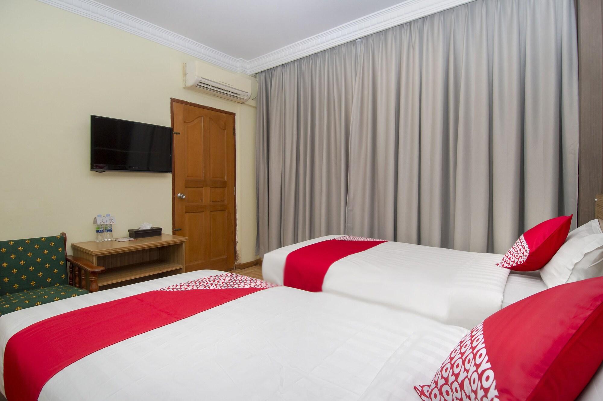 Halim Hotel Tanjung Pinang Extérieur photo