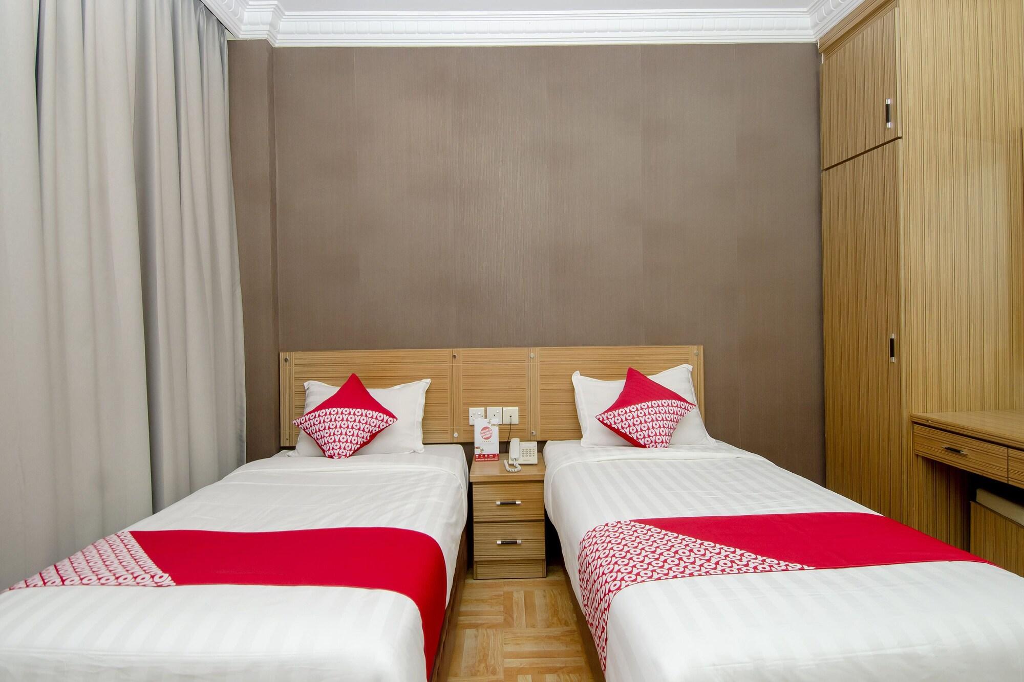Halim Hotel Tanjung Pinang Extérieur photo