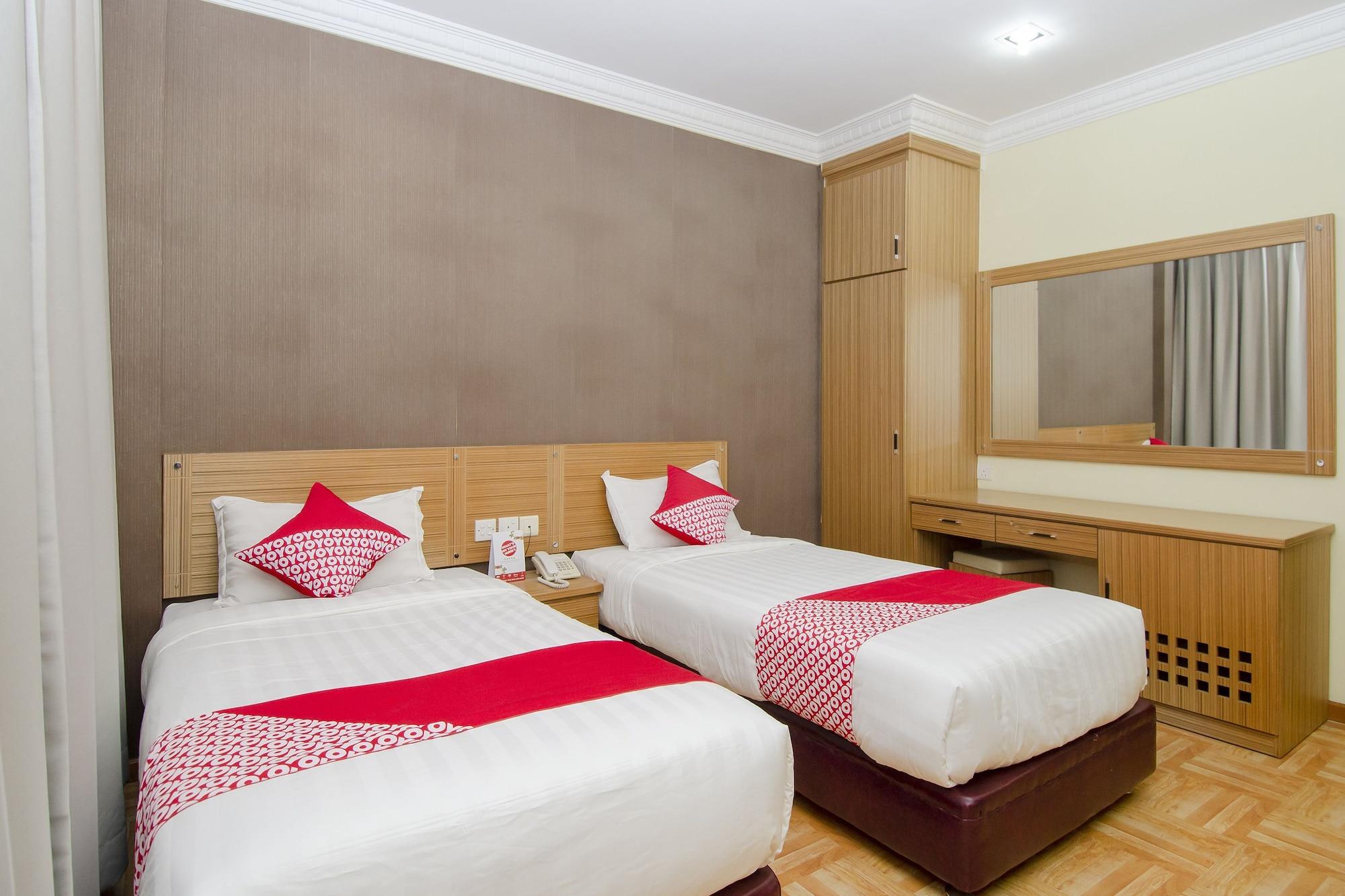 Halim Hotel Tanjung Pinang Extérieur photo