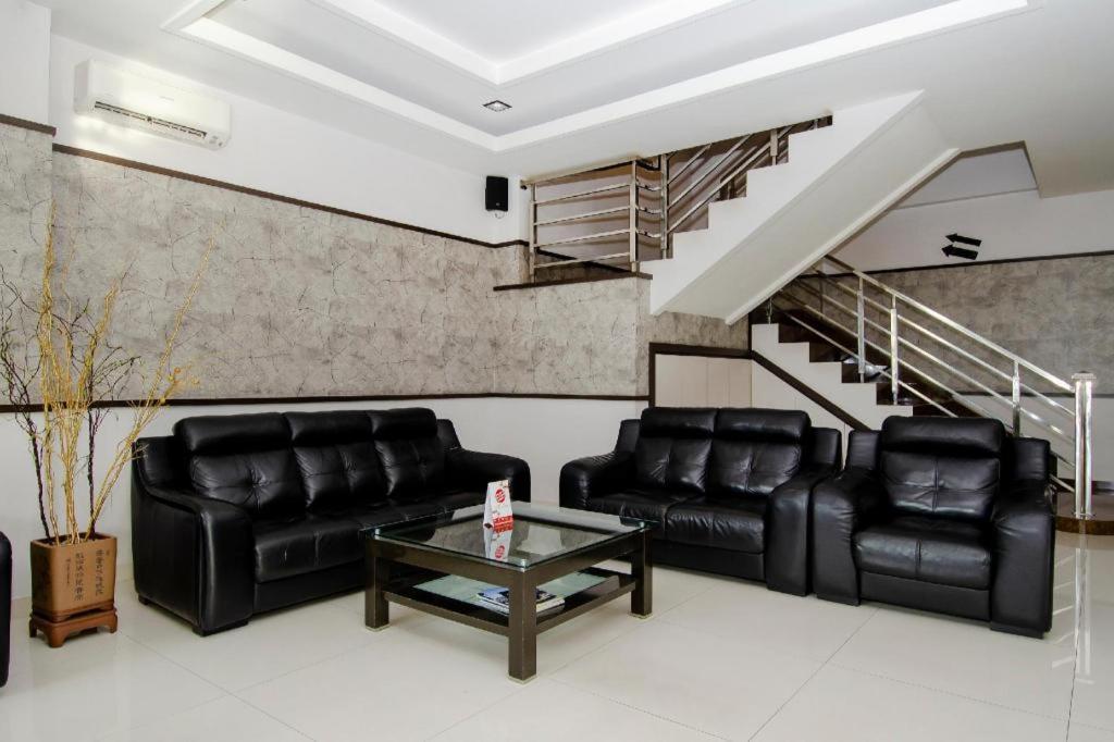 Halim Hotel Tanjung Pinang Extérieur photo